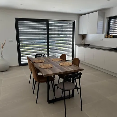 Maison A 9 Min Du Centre De Colmar
